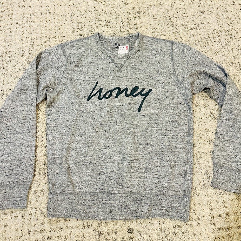 Uniglo sweatshirt